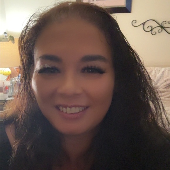 Meet your Posher, Adrianna - Picture 2 of 3